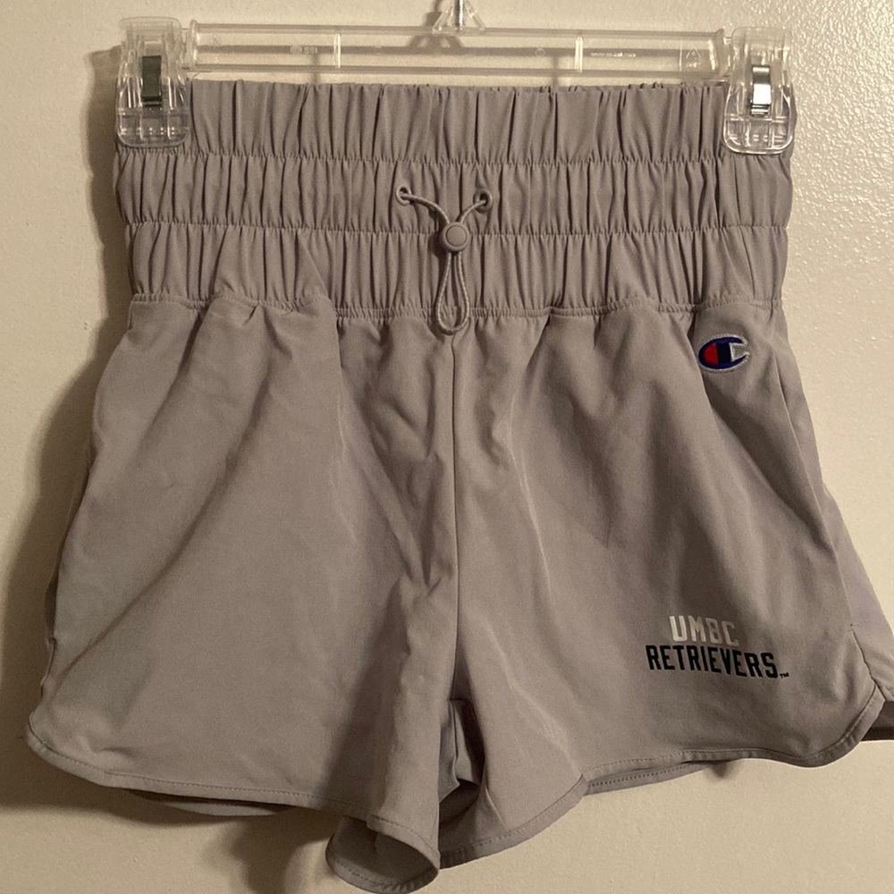 Champion UMBC RETRIEVERS Collegiate Licensed Women’s Elastic Shorts (XS)
